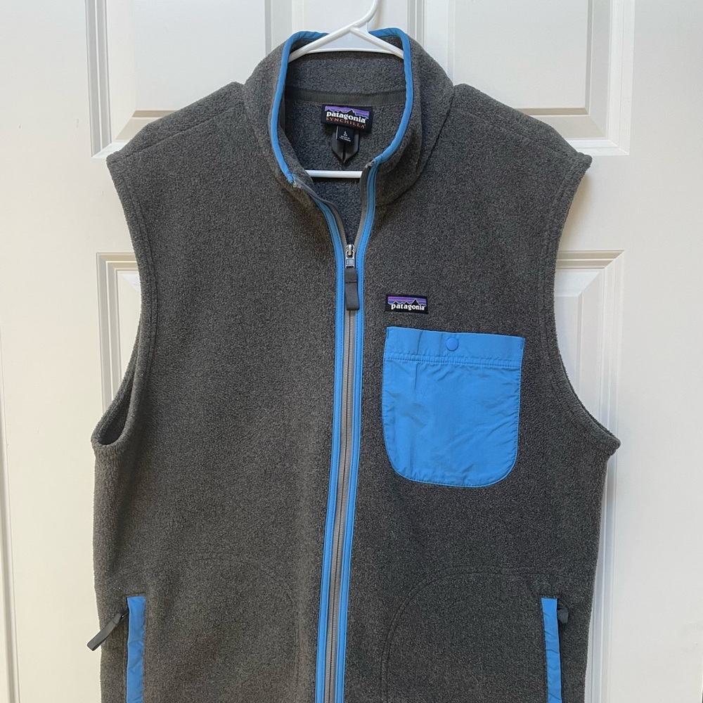 Patagonia Vest : size L Synchilla vest Grey w/ Blue. Used in great condition.